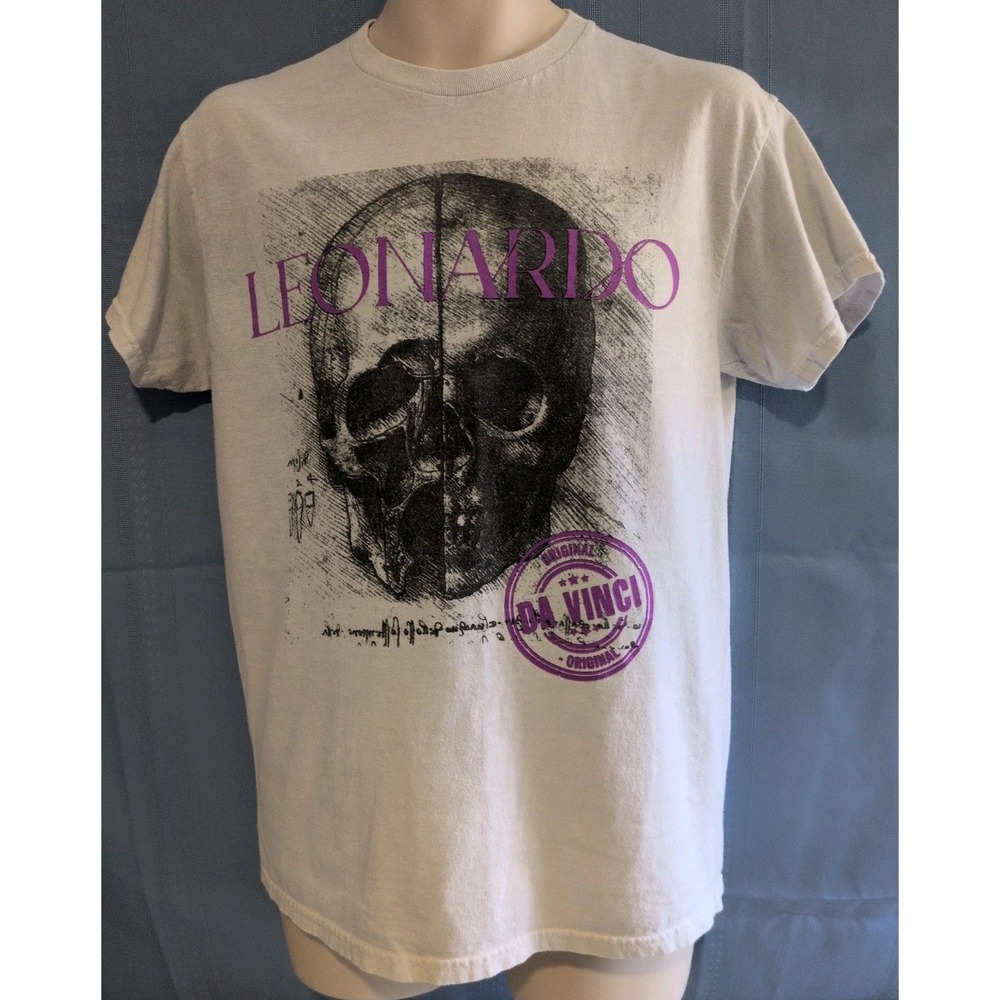 Leonardo Da Vinci Skull Unisex Off-white Graphic T-Shirt Size Medium 100% Cotton